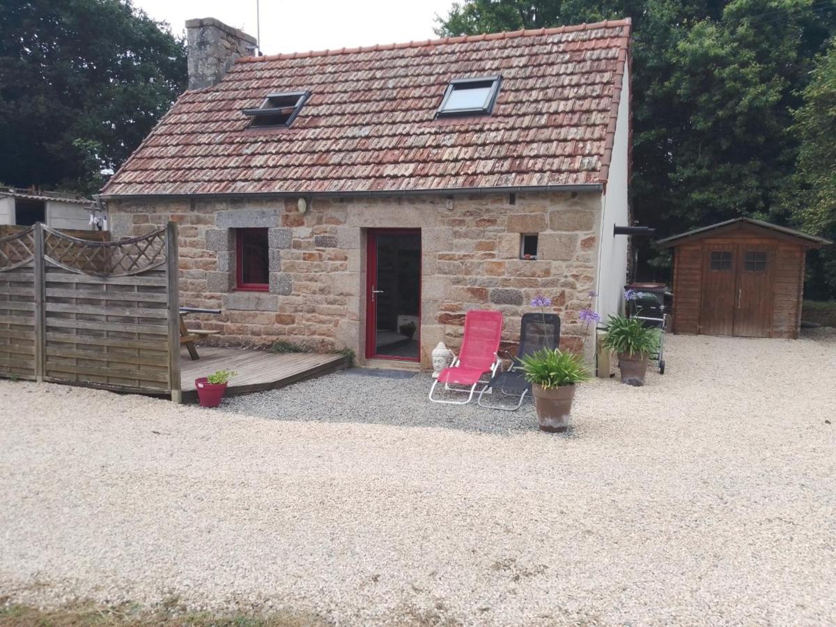 Maison En Pierre Entre Terre Et Mer Tonquédec Exterior foto